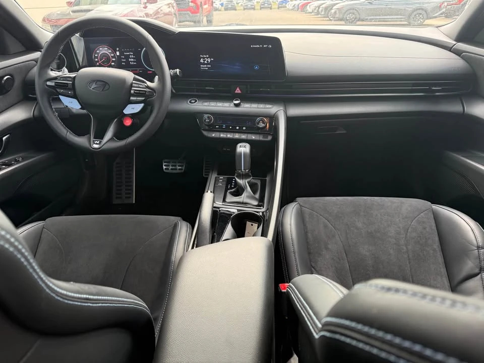 2025 Hyundai Elantra - Image 6 of 13