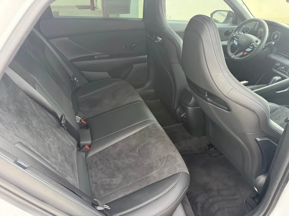 2025 Hyundai Elantra - Image 9 of 13