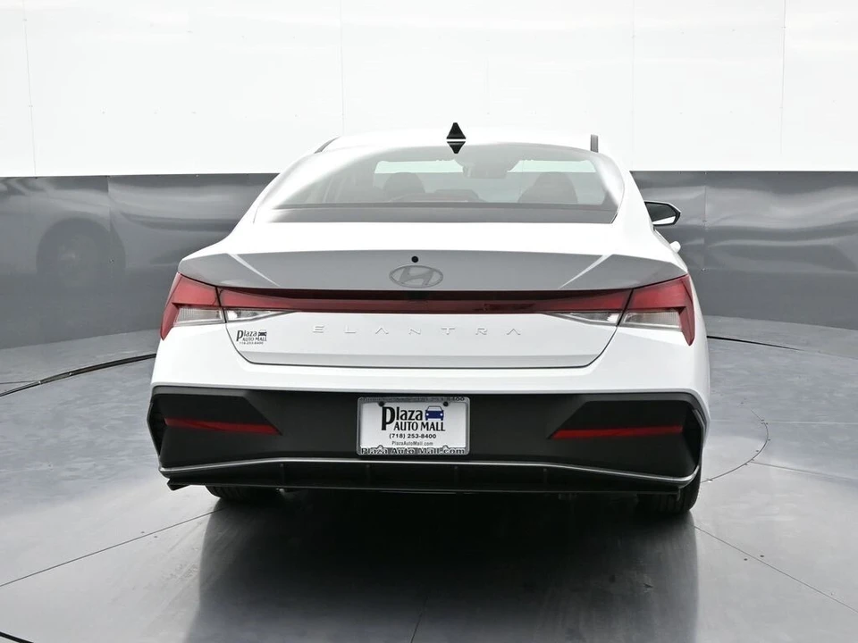 2025 Hyundai Elantra - Image 7 of 21