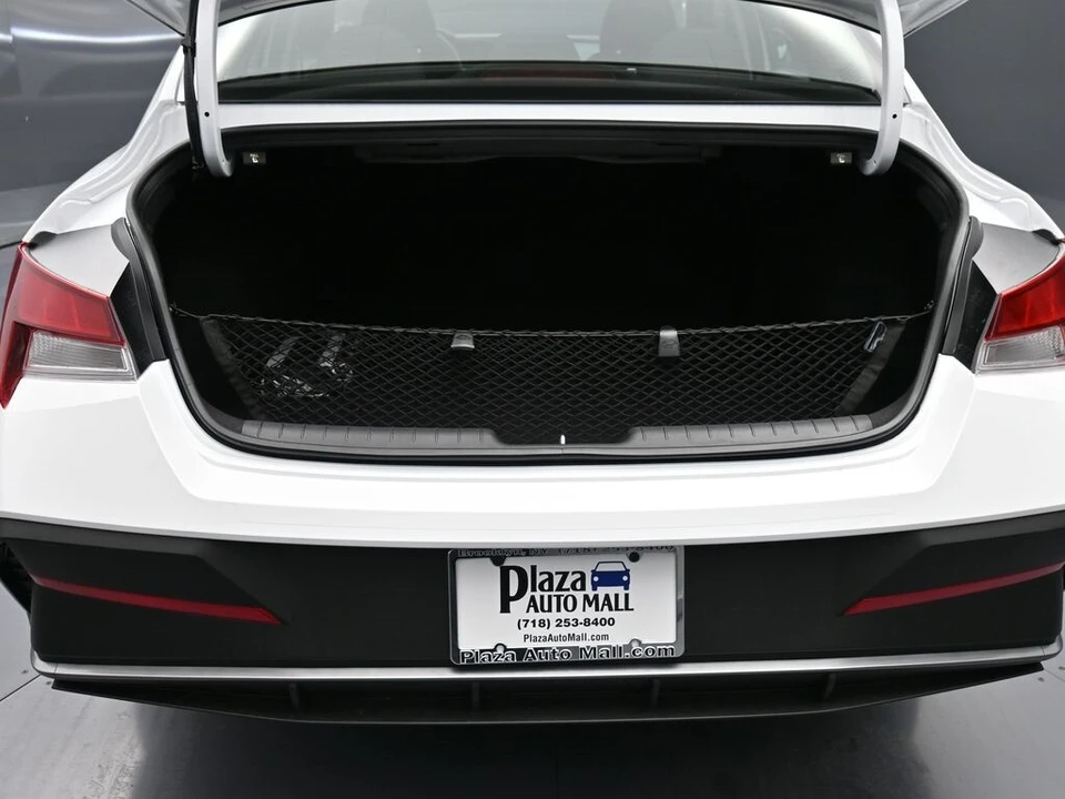 2025 Hyundai Elantra - Image 21 of 21