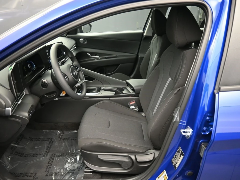 2025 Hyundai Elantra - Image 18 of 21
