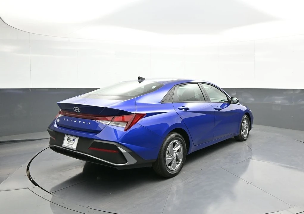 2025 Hyundai Elantra - Image 6 of 21