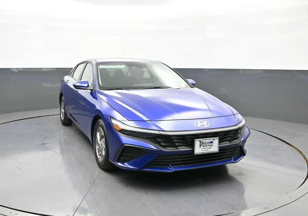 2025 Hyundai Elantra - Image 3 of 21