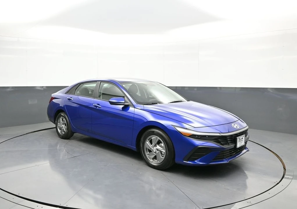 2025 Hyundai Elantra - Image 4 of 21