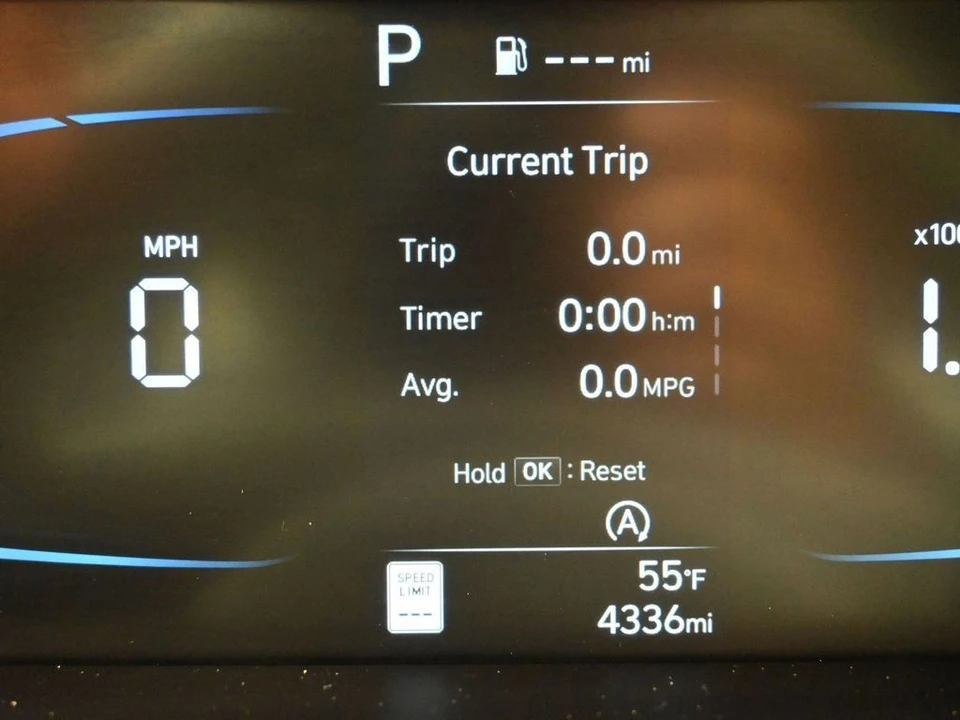 2025 Hyundai Elantra - Image 16 of 21