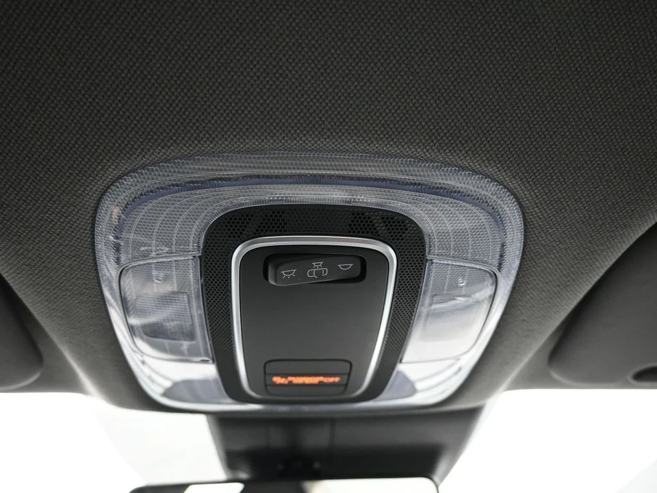 2025 Hyundai Elantra - Image 17 of 21