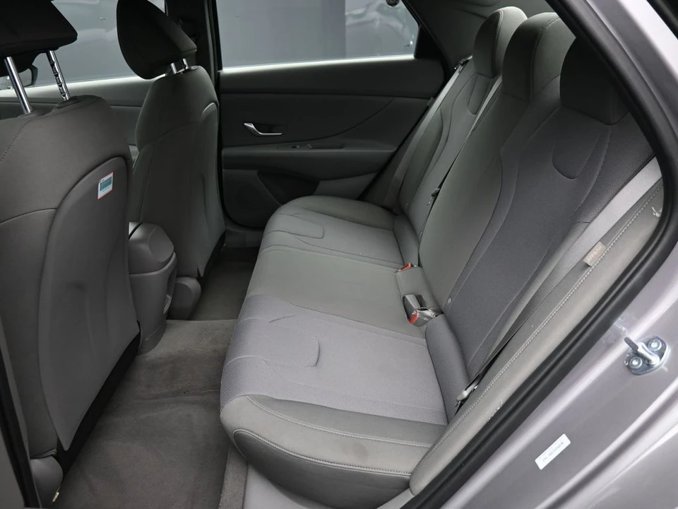 2025 Hyundai Elantra - Image 20 of 21