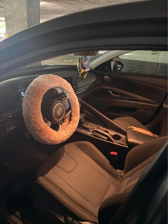 2025 Hyundai Elantra - Image 5 of 6