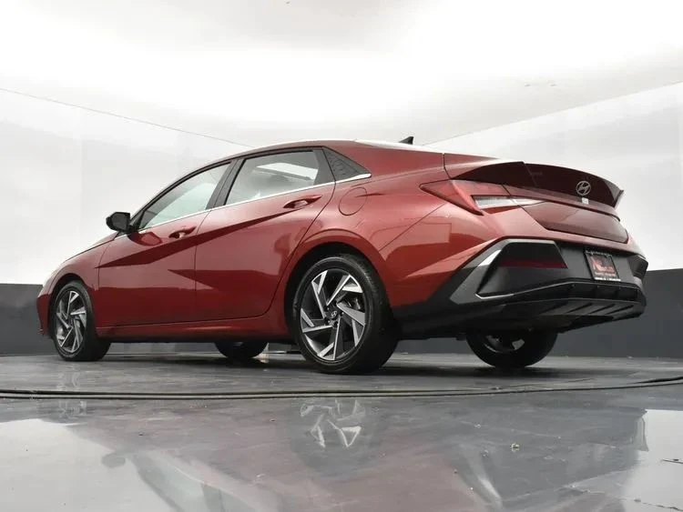 2025 Hyundai Elantra - Image 12 of 12