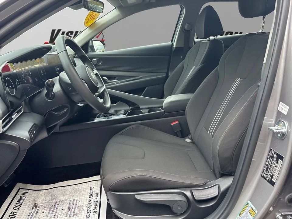 2025 Hyundai Elantra - Image 9 of 12