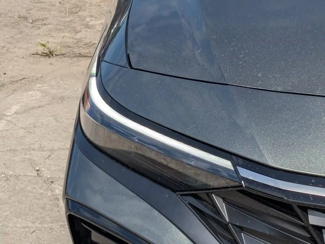 2025 Hyundai Elantra - Image 7 of 21