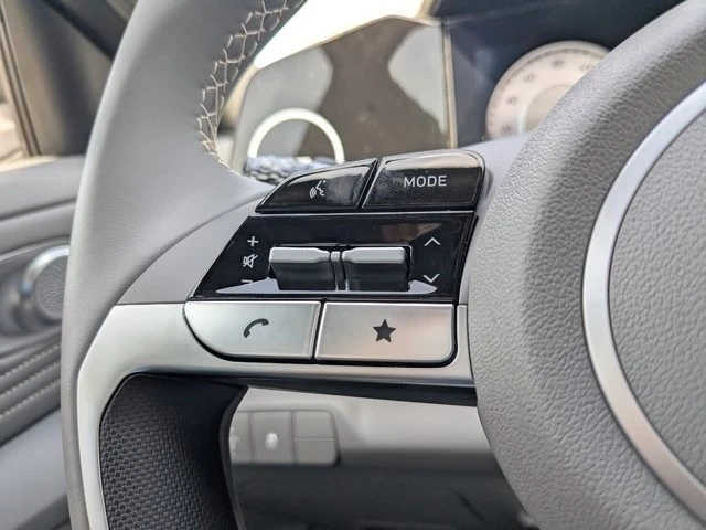 2025 Hyundai Elantra - Image 18 of 21