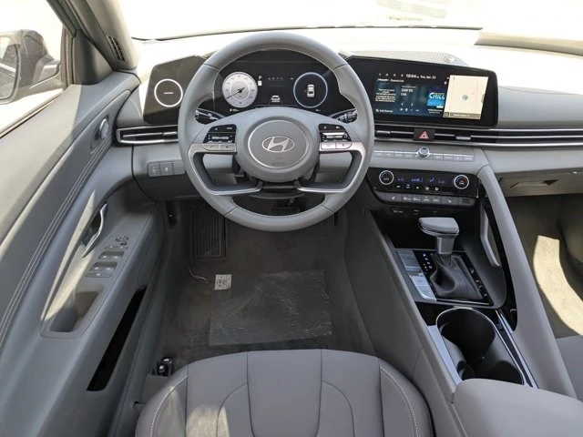 2025 Hyundai Elantra - Image 10 of 21