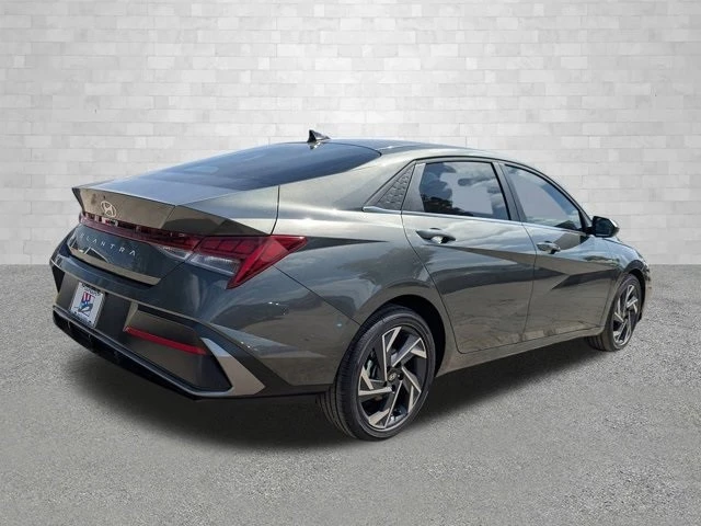 2025 Hyundai Elantra - Image 2 of 21