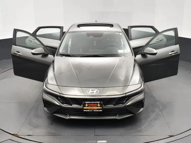 2025 Hyundai Elantra - Image 10 of 12