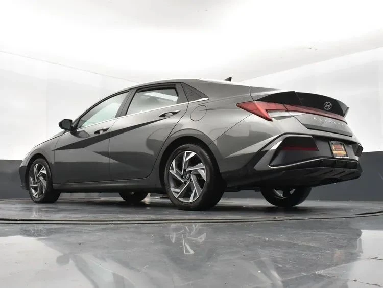 2025 Hyundai Elantra - Image 12 of 12