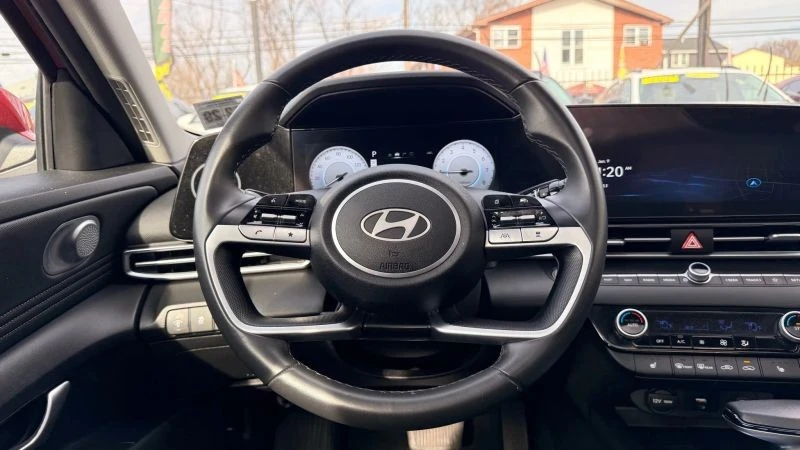 2025 Hyundai Elantra - Image 7 of 12