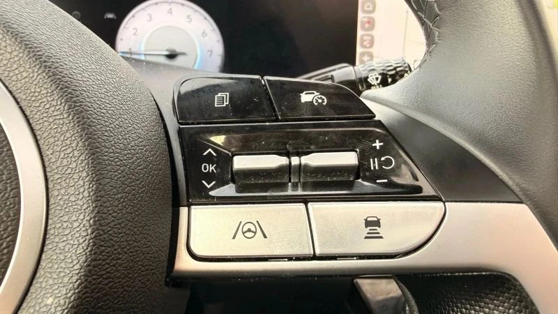 2025 Hyundai Elantra - Image 10 of 12