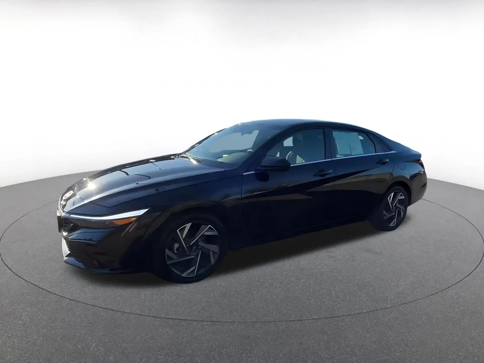 2025 Hyundai Elantra - Image 4 of 31
