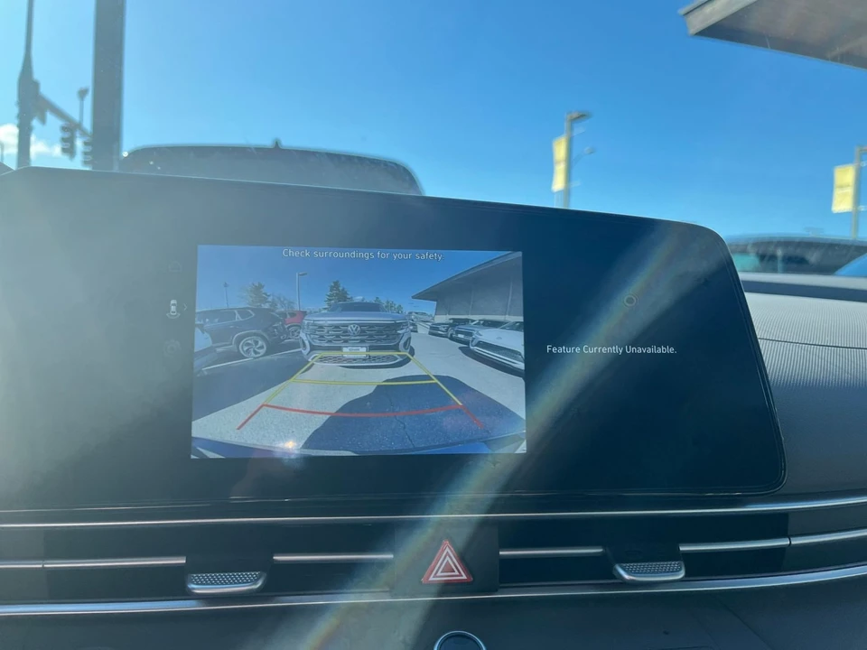 2025 Hyundai Elantra - Image 21 of 31