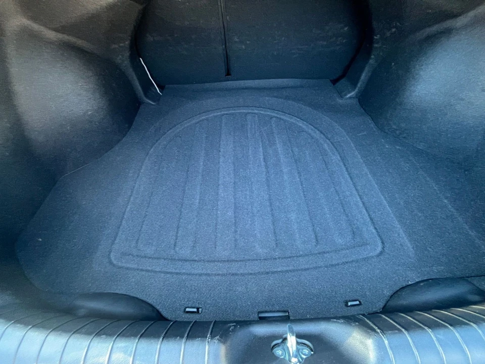 2025 Hyundai Elantra - Image 29 of 31