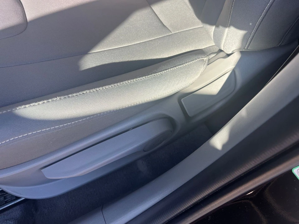 2025 Hyundai Elantra - Image 19 of 31