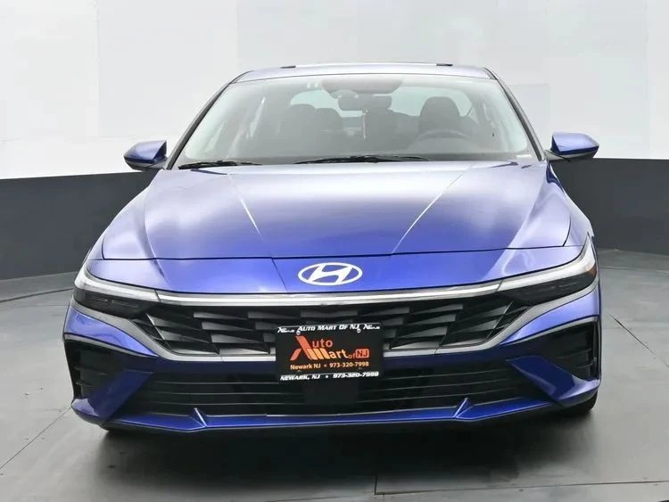2025 Hyundai Elantra - Image 3 of 12
