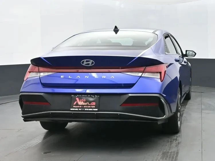 2025 Hyundai Elantra - Image 8 of 12