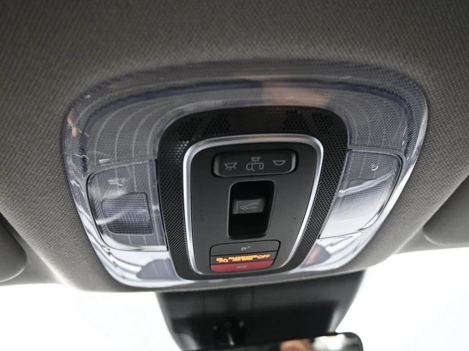 2025 Hyundai Elantra - Image 17 of 21