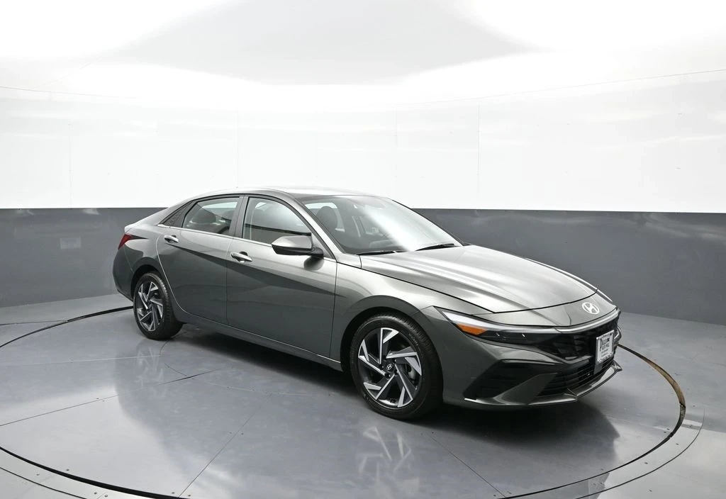 2025 Hyundai Elantra - Image 4 of 21