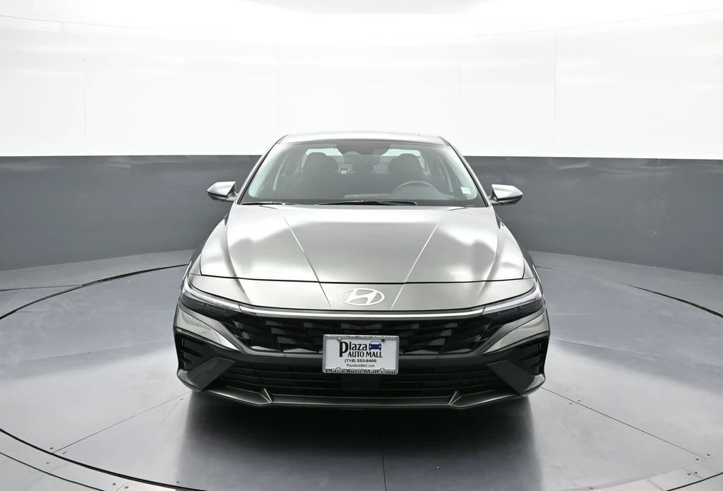 2025 Hyundai Elantra - Image 2 of 21