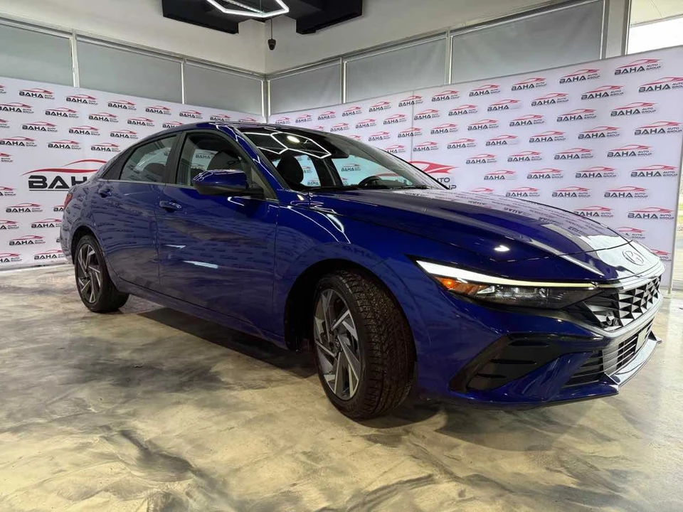 2025 Hyundai Elantra - Image 7 of 31