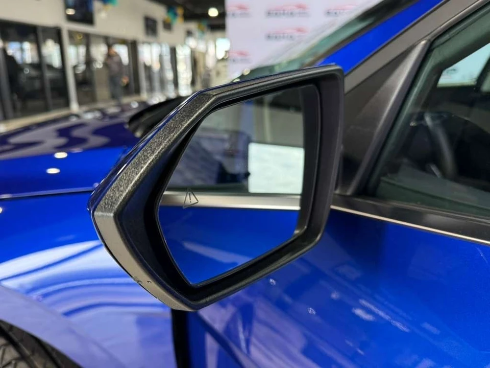 2025 Hyundai Elantra - Image 14 of 31