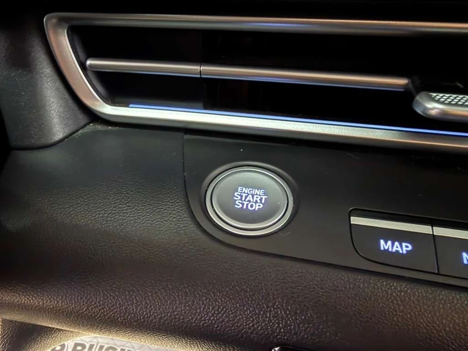 2025 Hyundai Elantra - Image 20 of 31