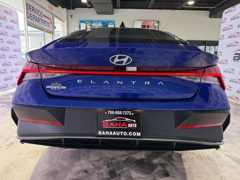 2025 Hyundai Elantra - Image 9 of 31