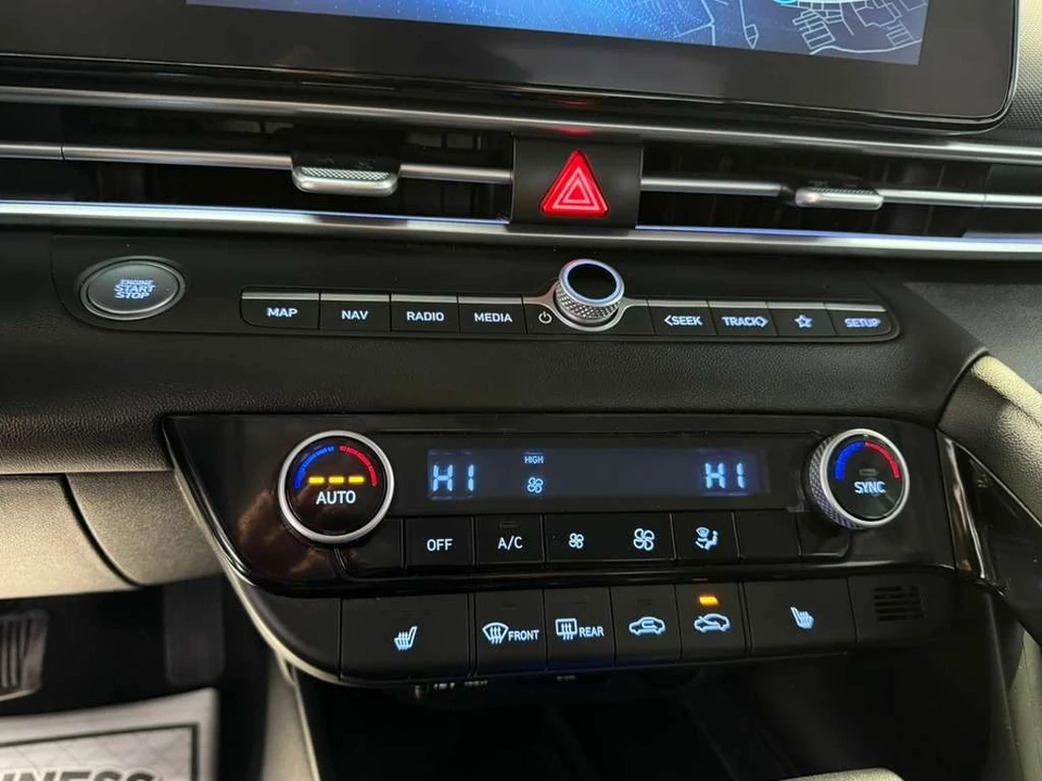2025 Hyundai Elantra - Image 23 of 31