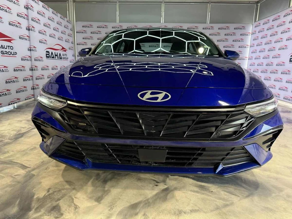 2025 Hyundai Elantra - Image 4 of 31