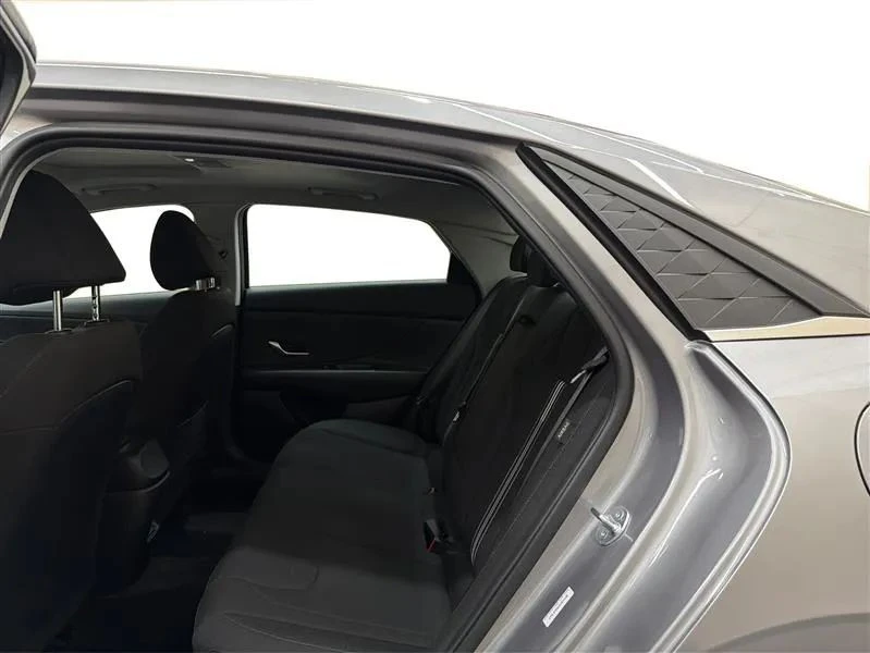2025 Hyundai Elantra - Image 10 of 12
