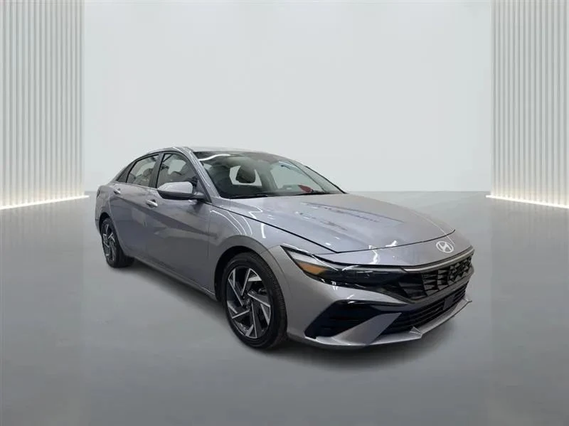 2025 Hyundai Elantra - Image 7 of 12