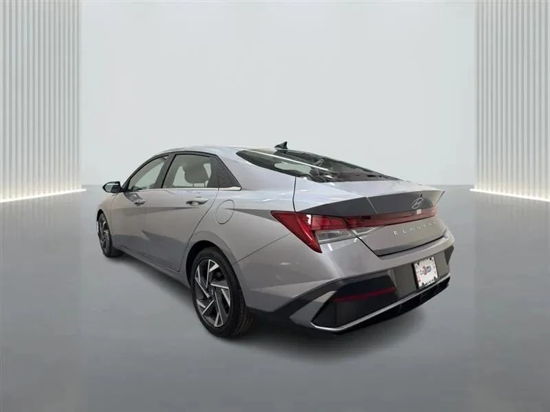 2025 Hyundai Elantra - Image 3 of 12