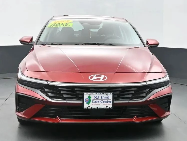 2025 Hyundai Elantra - Image 3 of 12