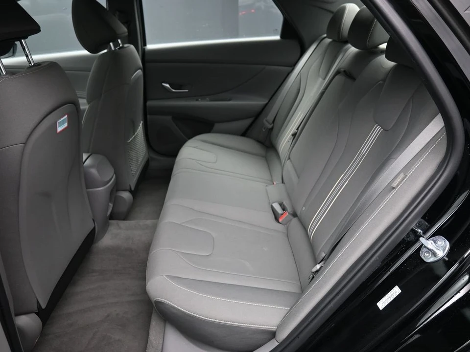 2025 Hyundai Elantra - Image 20 of 21