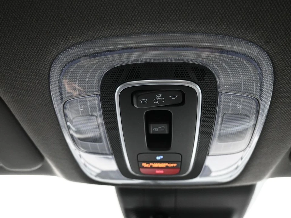 2025 Hyundai Elantra - Image 17 of 21