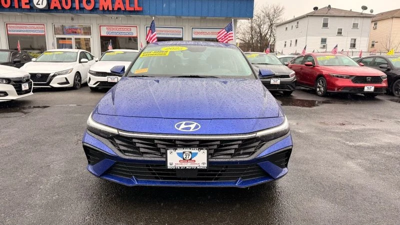 2025 Hyundai Elantra - Image 3 of 12