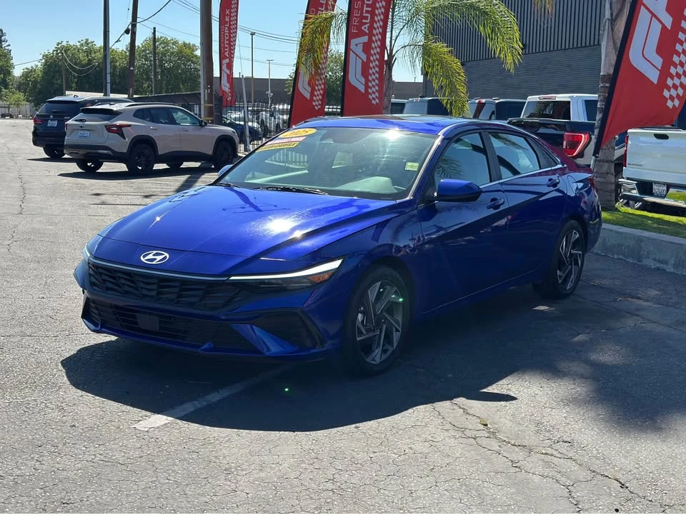 2025 Hyundai Elantra - Image 3 of 9