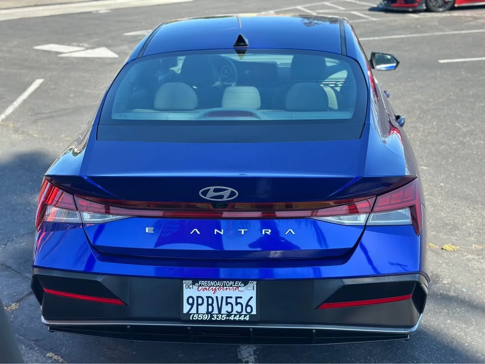 2025 Hyundai Elantra - Image 5 of 9