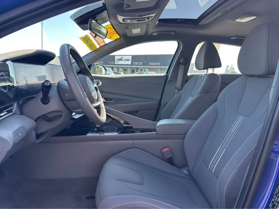 2025 Hyundai Elantra - Image 9 of 9