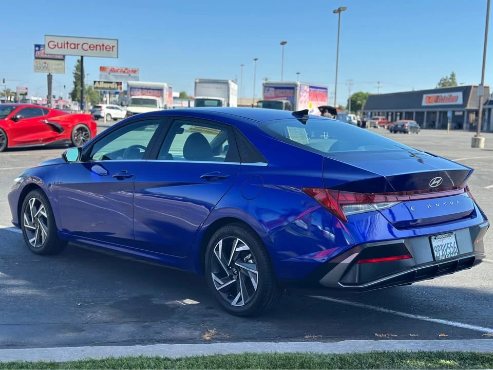 2025 Hyundai Elantra - Image 6 of 9