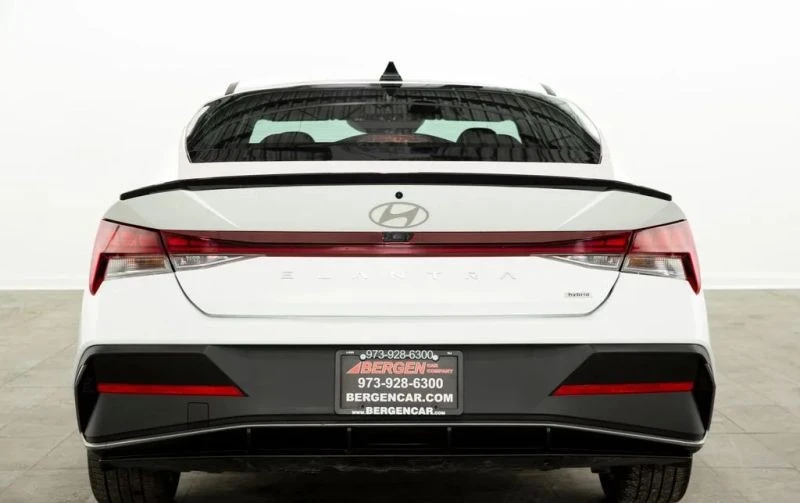 2025 Hyundai Elantra - Image 10 of 12