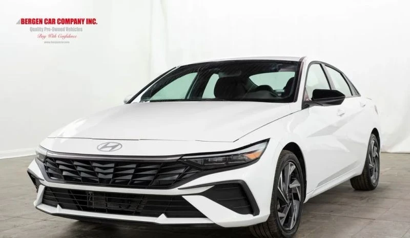 2025 Hyundai Elantra - Image 4 of 12